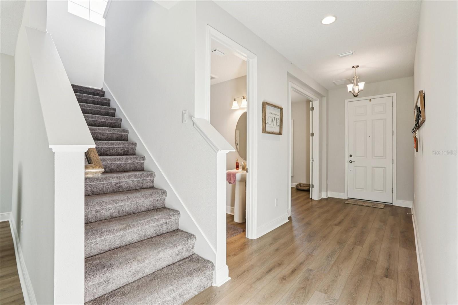 Listing photo id 3 for 14733 Gallop Run Drive