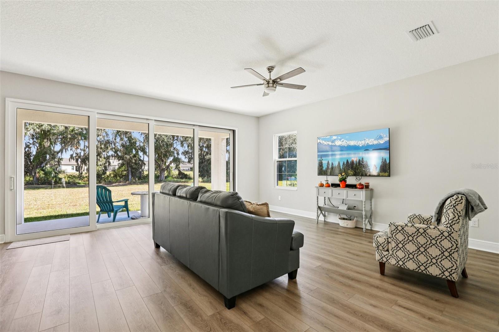 Listing photo id 4 for 14733 Gallop Run Drive