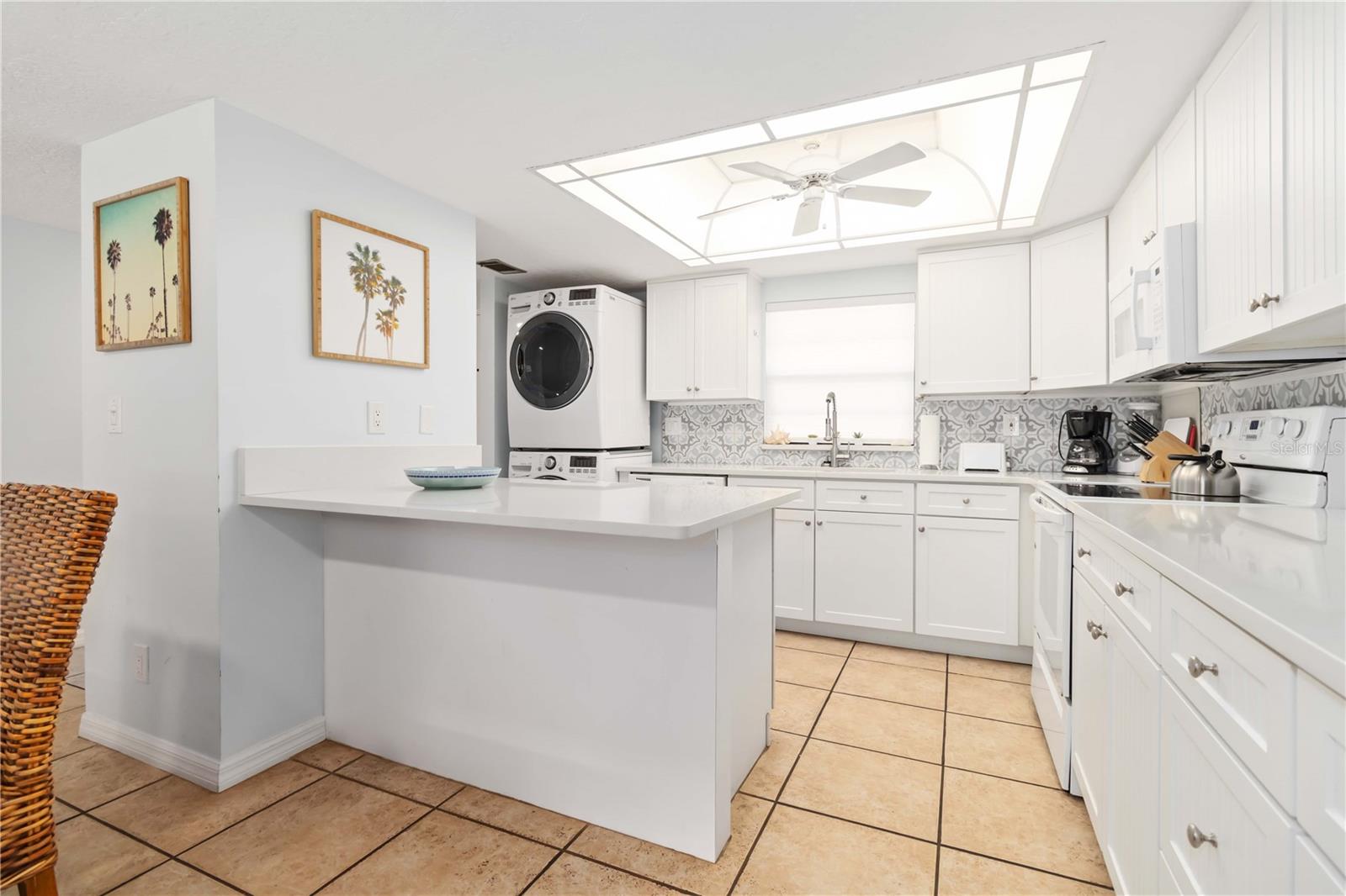 Image 15 of 30 For 5200 Ocean Beach Boulevard 114