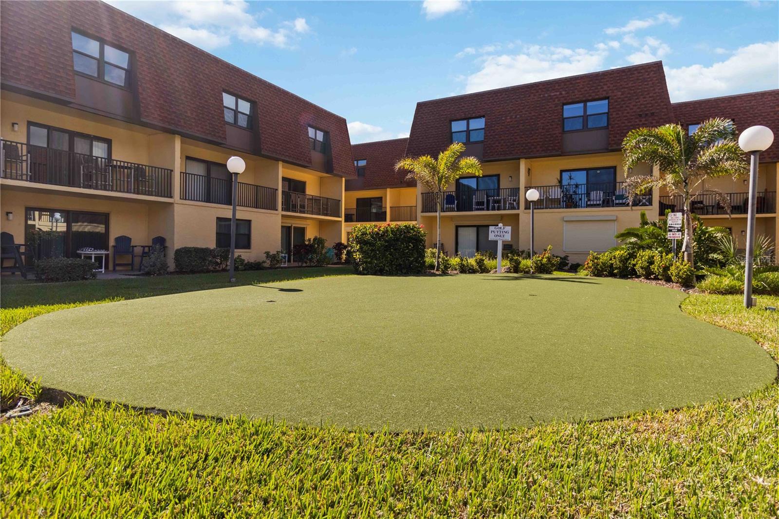 Image 25 of 30 For 5200 Ocean Beach Boulevard 114