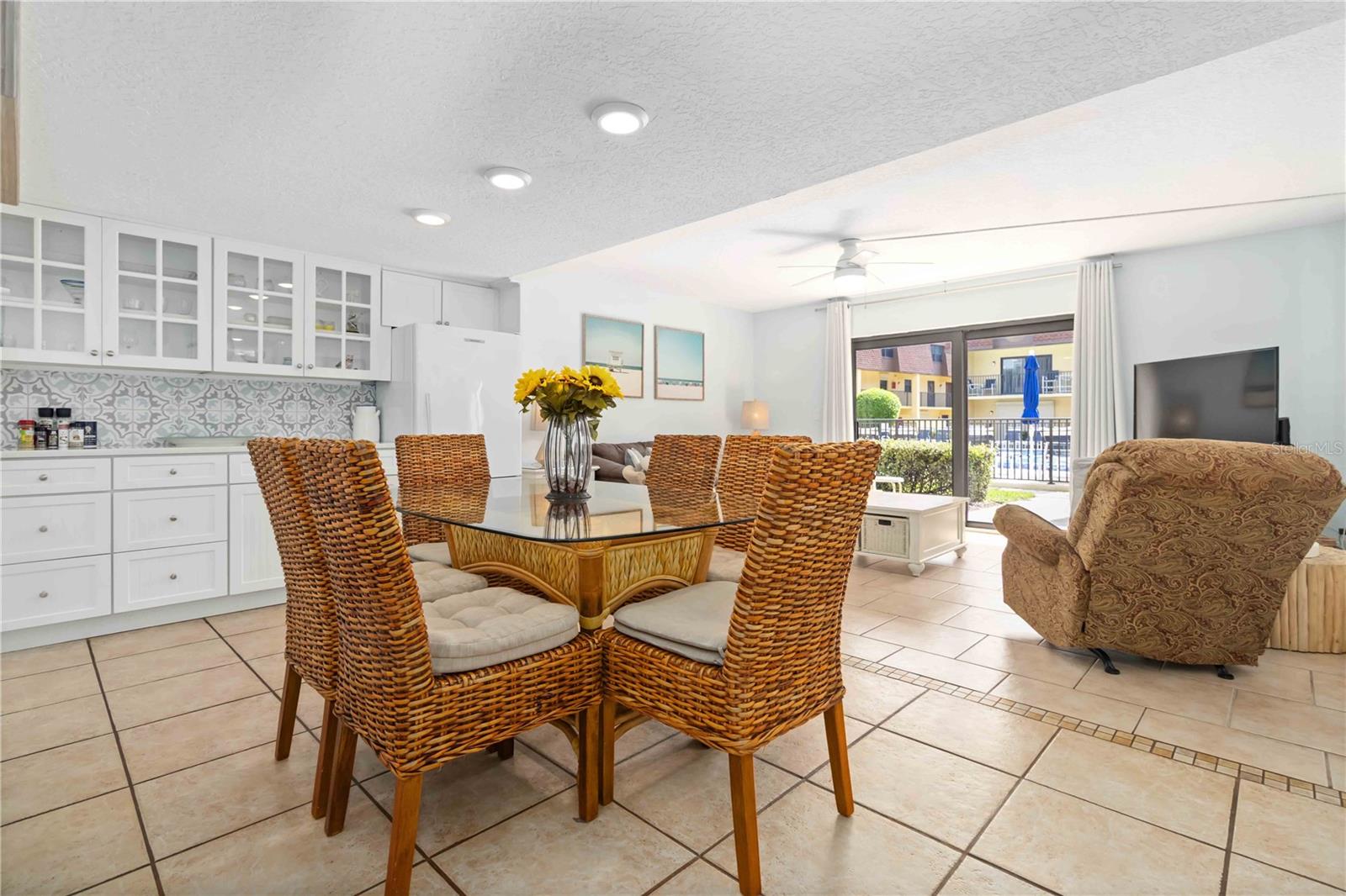 Image 4 of 30 For 5200 Ocean Beach Boulevard 114