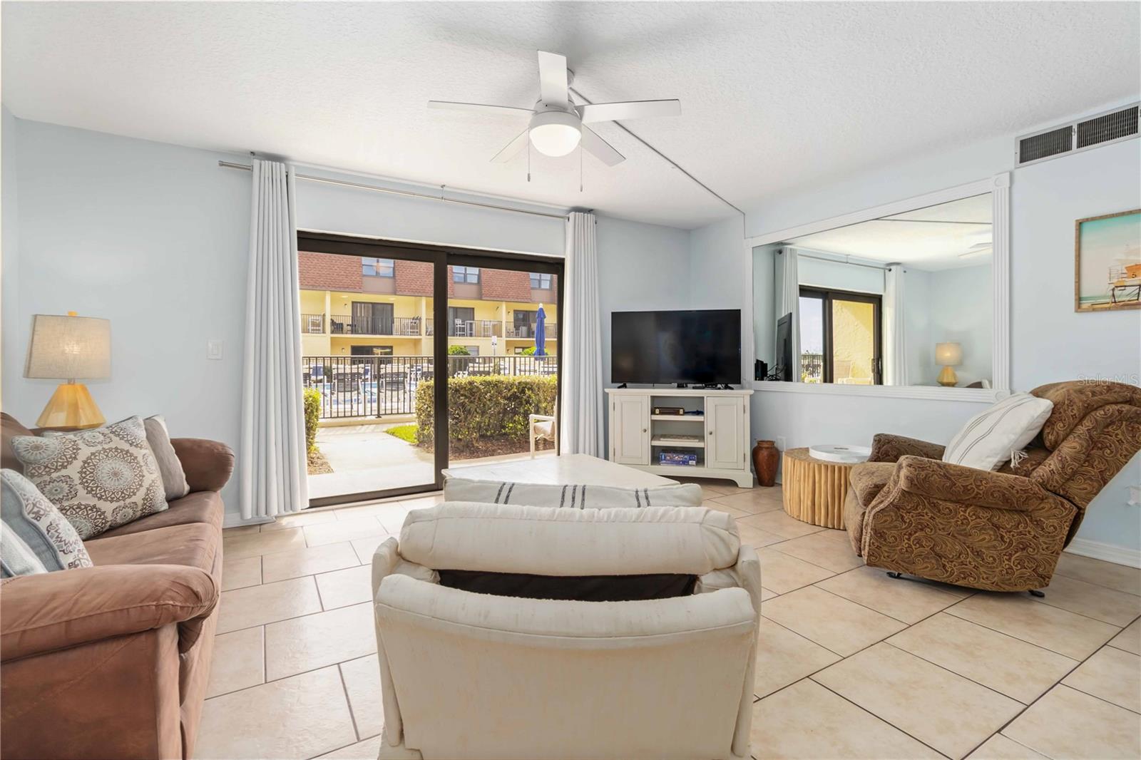 Image 6 of 30 For 5200 Ocean Beach Boulevard 114