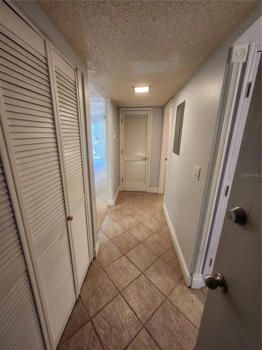 Image 3 of 15 For 3325 Bayshore Boulevard A23