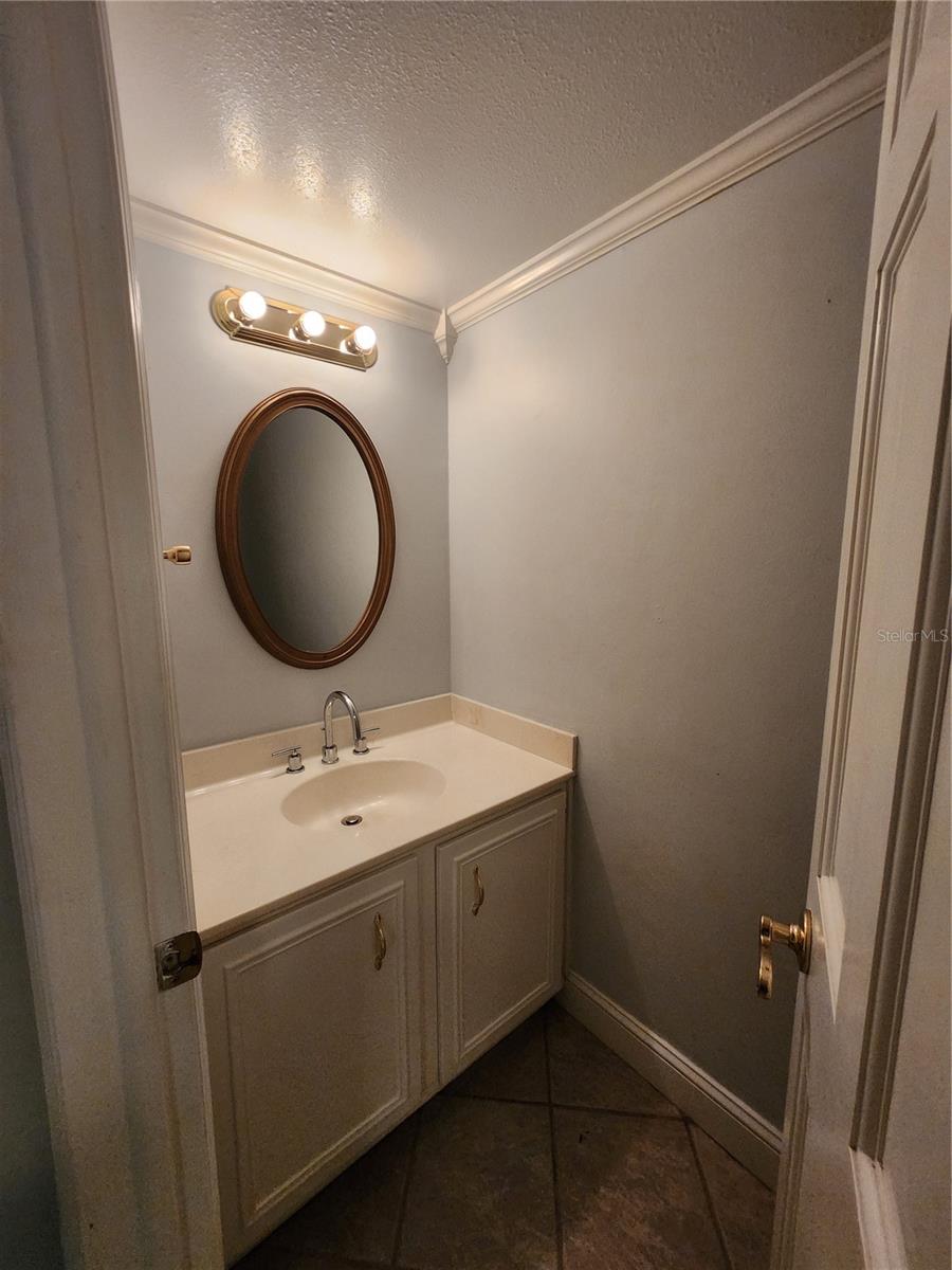 Image 7 of 15 For 3325 Bayshore Boulevard A23