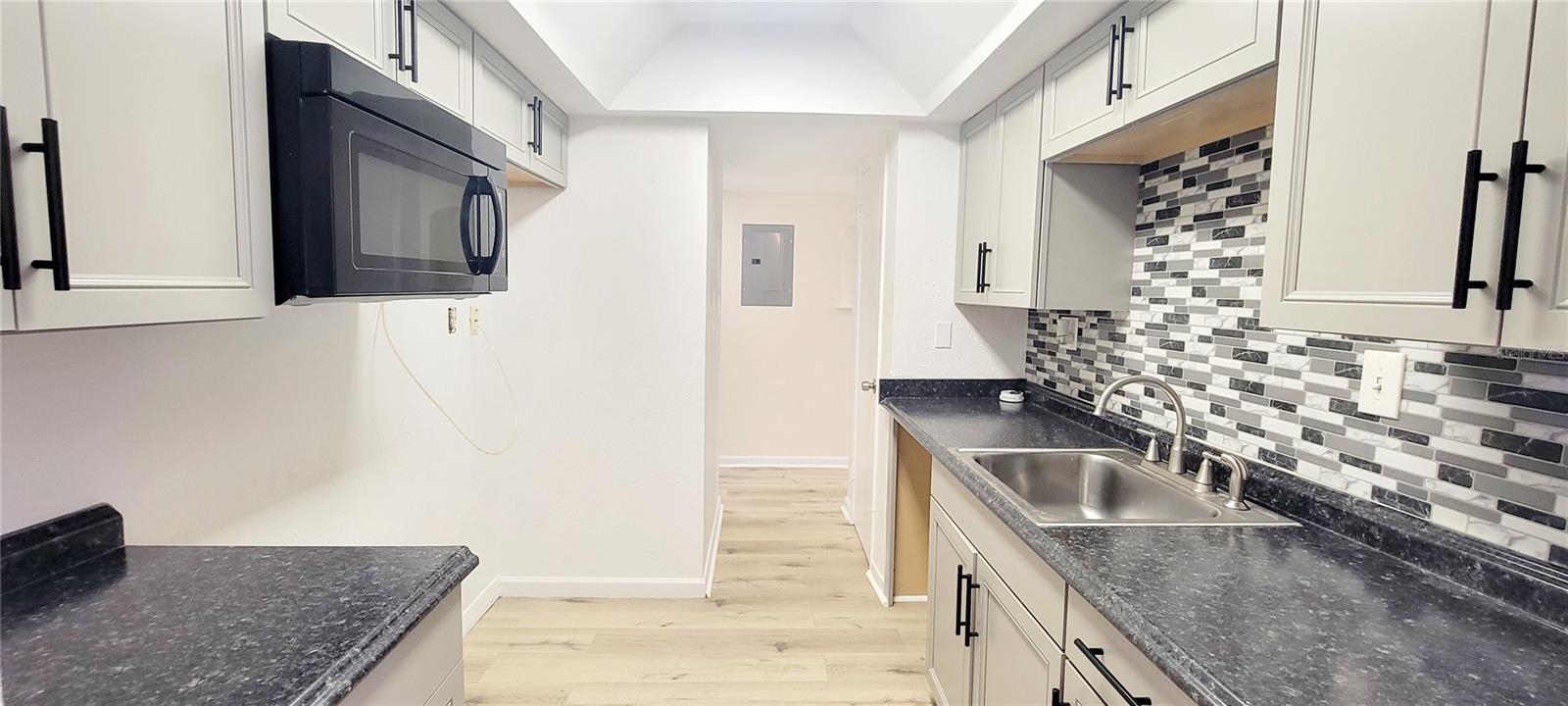 Image 6 of 17 For 3775 40th Lane S L