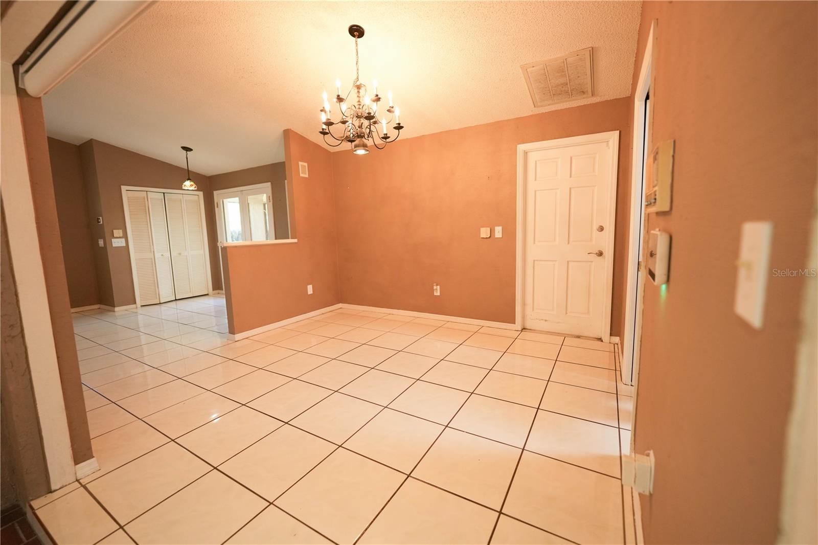 Image 10 of 37 For 13572 Avista Drive