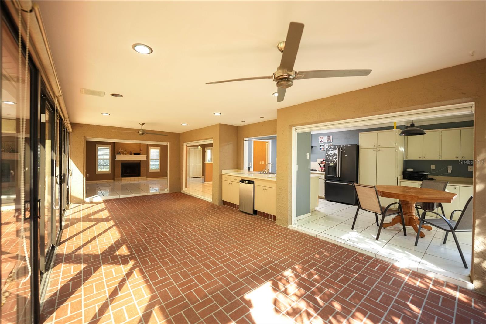 Image 11 of 37 For 13572 Avista Drive