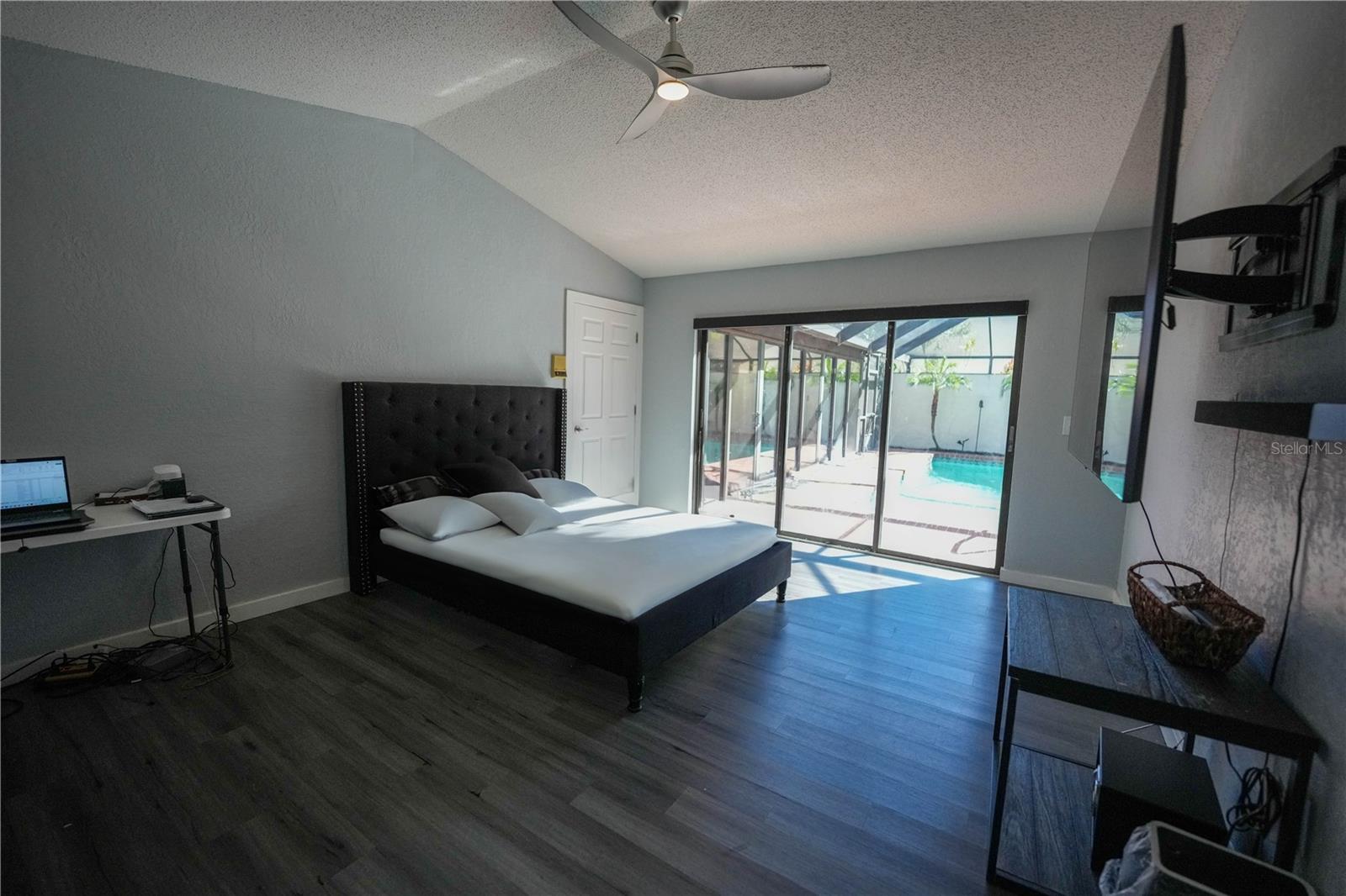 Image 17 of 37 For 13572 Avista Drive