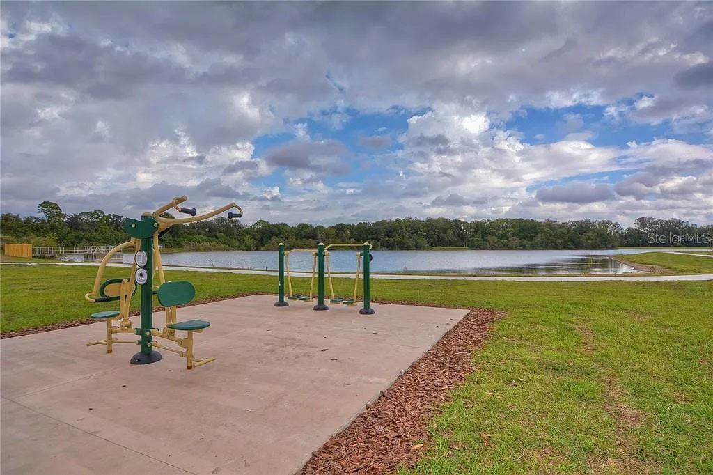 Image 27 of 37 For 13572 Avista Drive