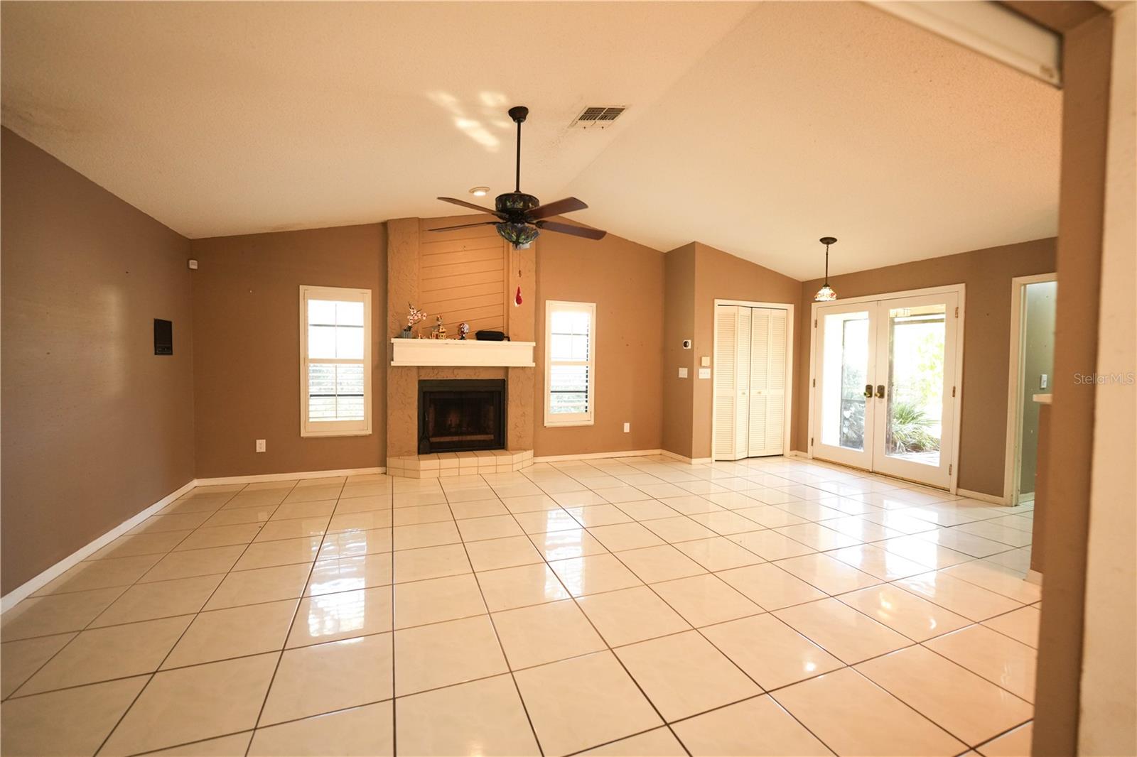 Image 9 of 37 For 13572 Avista Drive