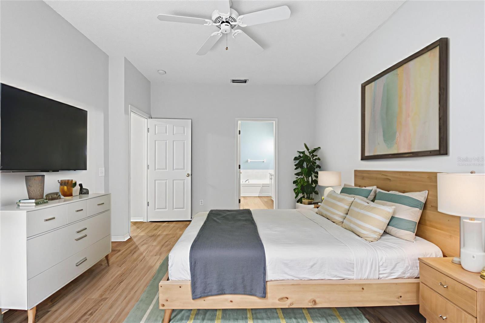 Image 17 of 47 For 10232 Grant Creek Drive