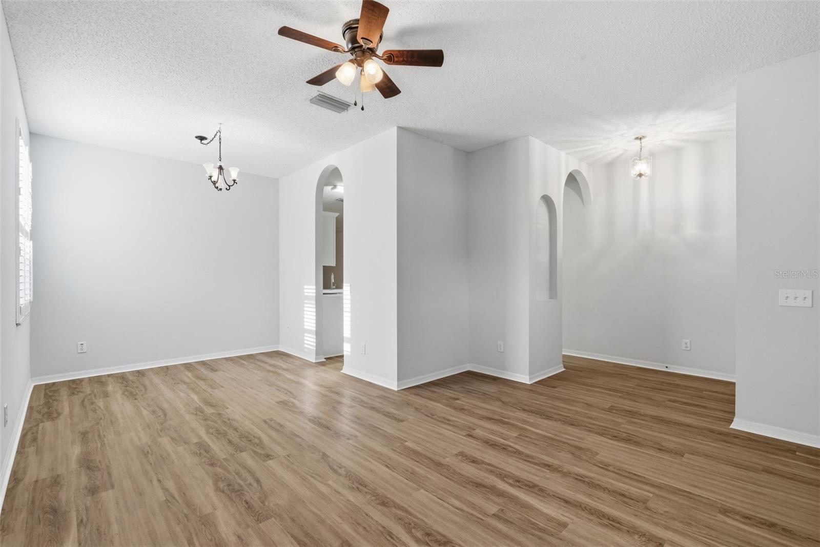 Image 7 of 47 For 10232 Grant Creek Drive