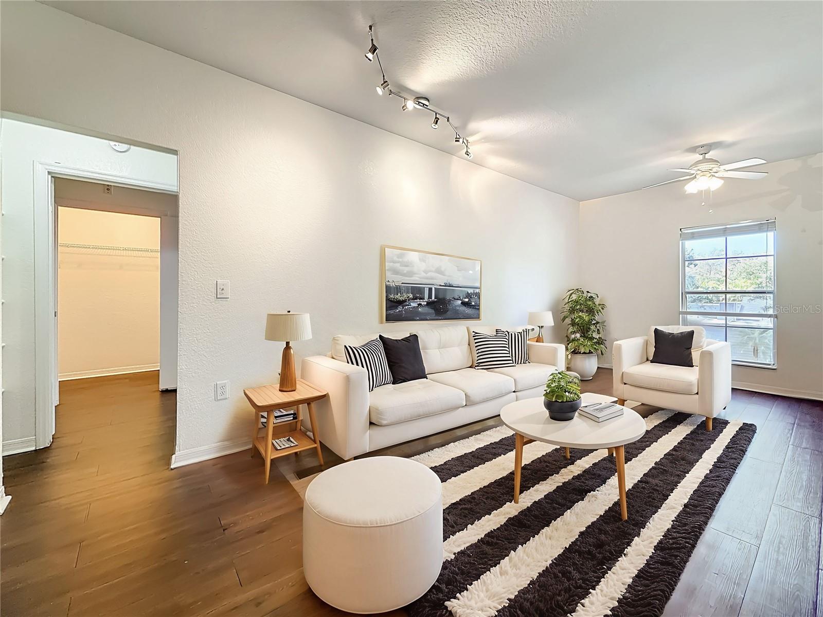 Image 10 of 31 For 402 Armenia Avenue 128