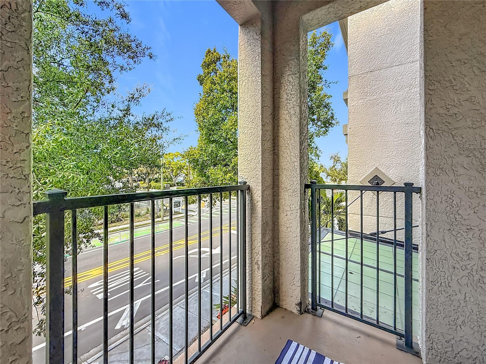 Image 15 of 31 For 402 Armenia Avenue 128