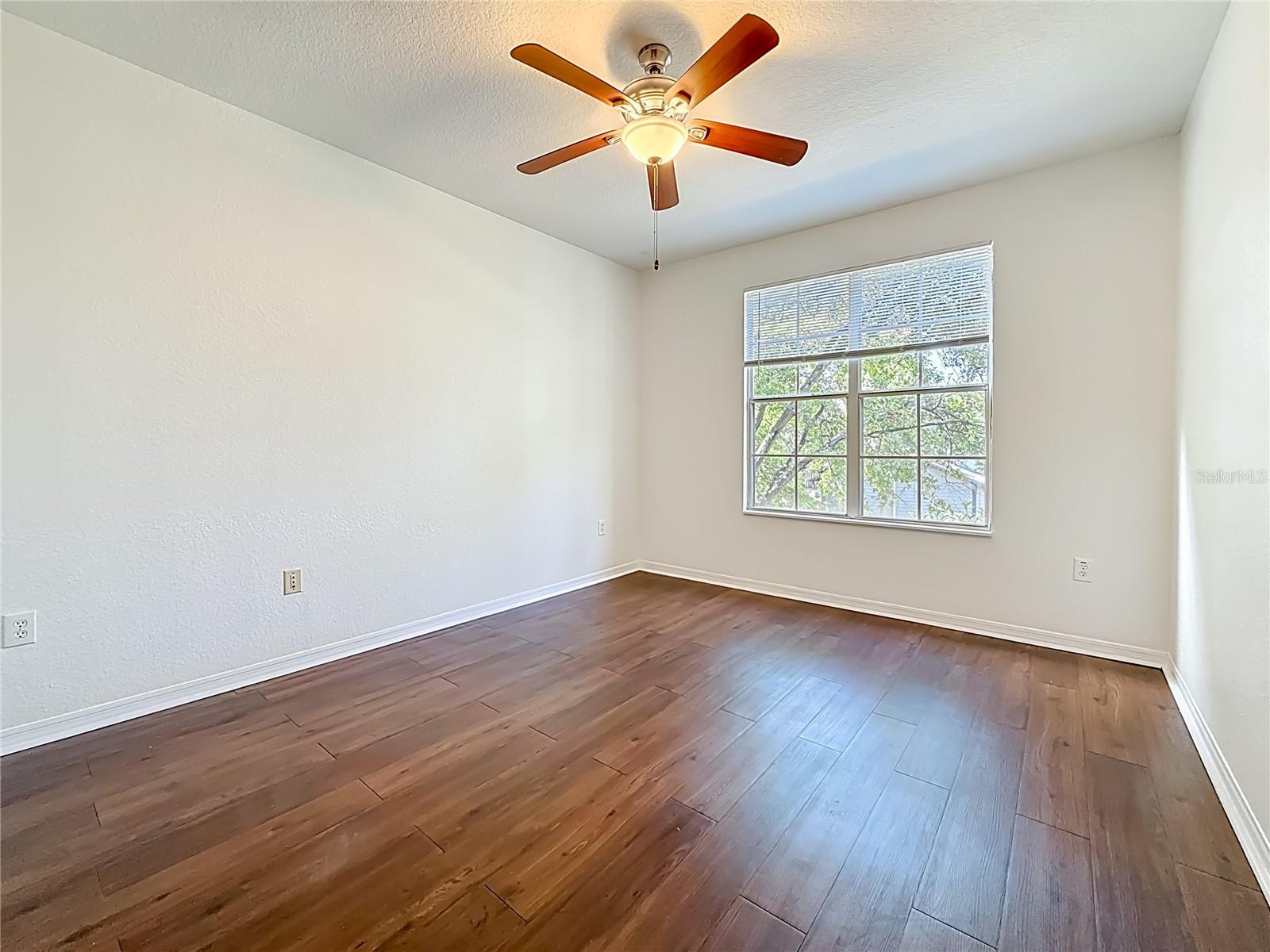 Image 16 of 31 For 402 Armenia Avenue 128