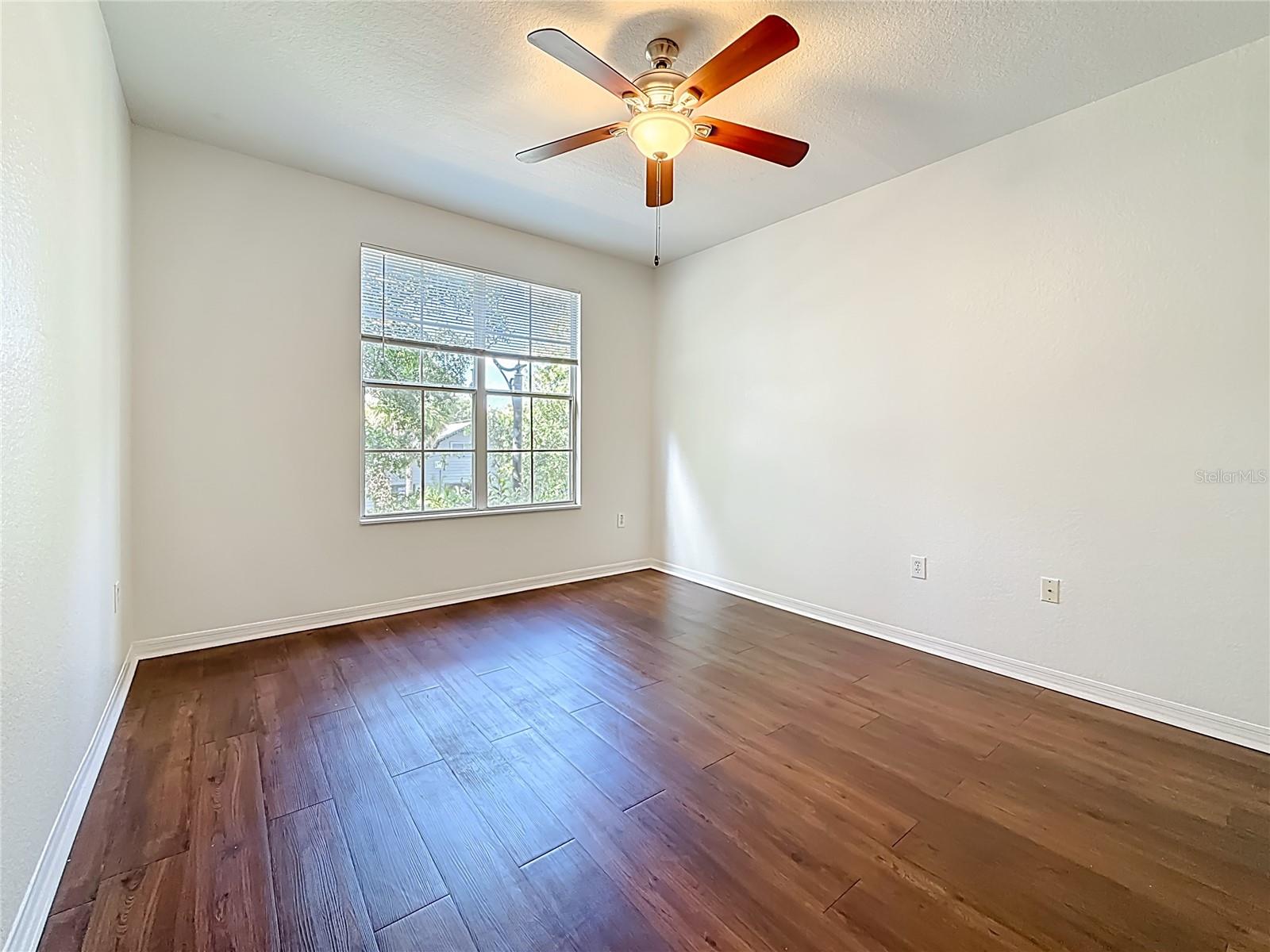 Image 17 of 31 For 402 Armenia Avenue 128