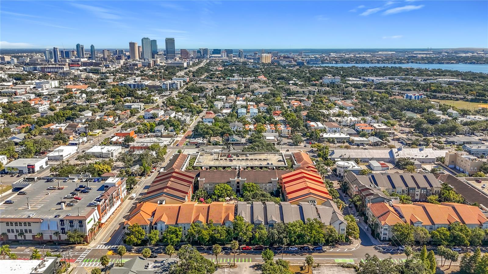 Image 2 of 31 For 402 Armenia Avenue 128