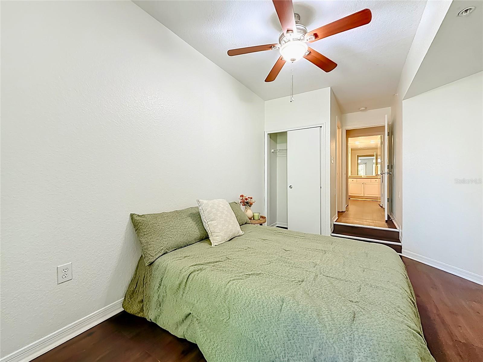 Image 23 of 31 For 402 Armenia Avenue 128