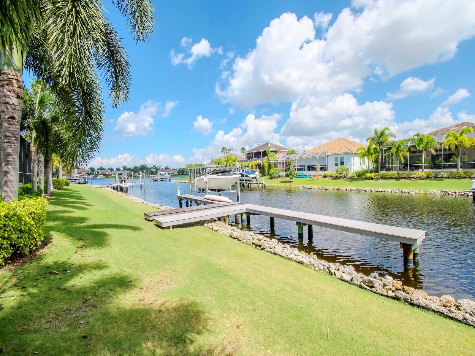 Listing photo id 37 for 717 Manns Harbor Drive