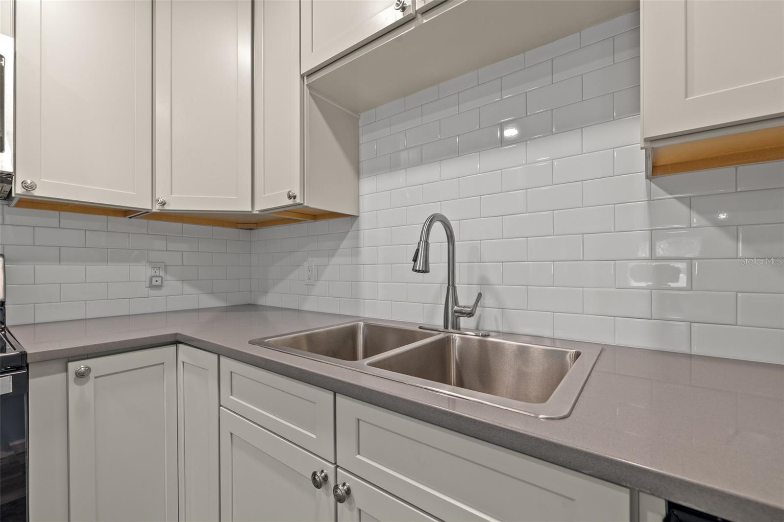 Image 10 of 26 For 2832 47th Avenue S