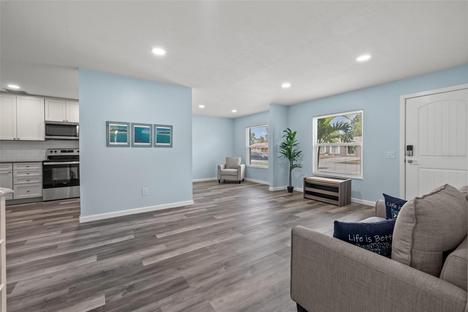 Image 5 of 26 For 2832 47th Avenue S