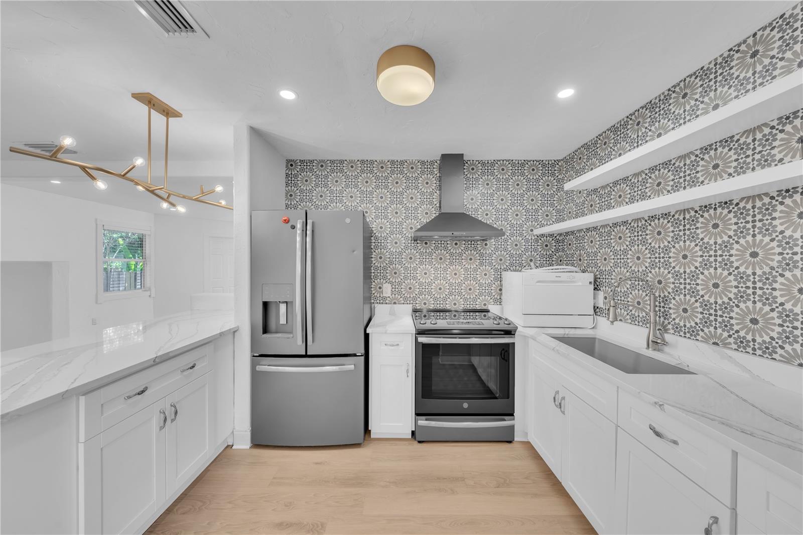 Image 11 of 47 For 314 Frances Avenue