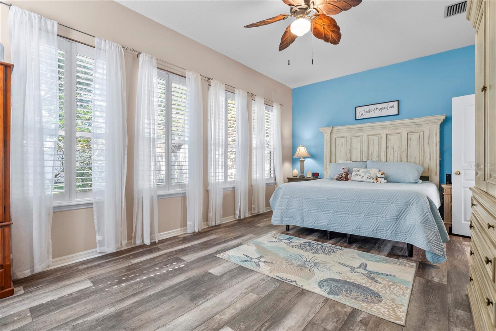 Listing photo id 20 for 21417 Cypress Tree Court