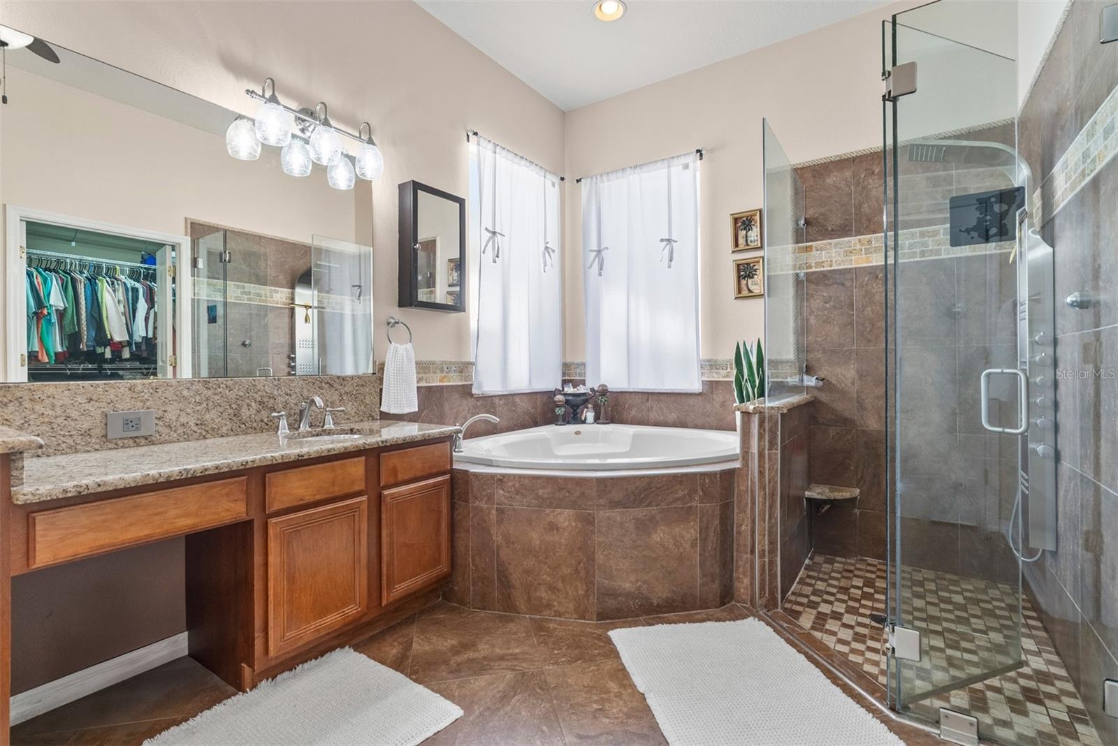 Listing photo id 24 for 21417 Cypress Tree Court