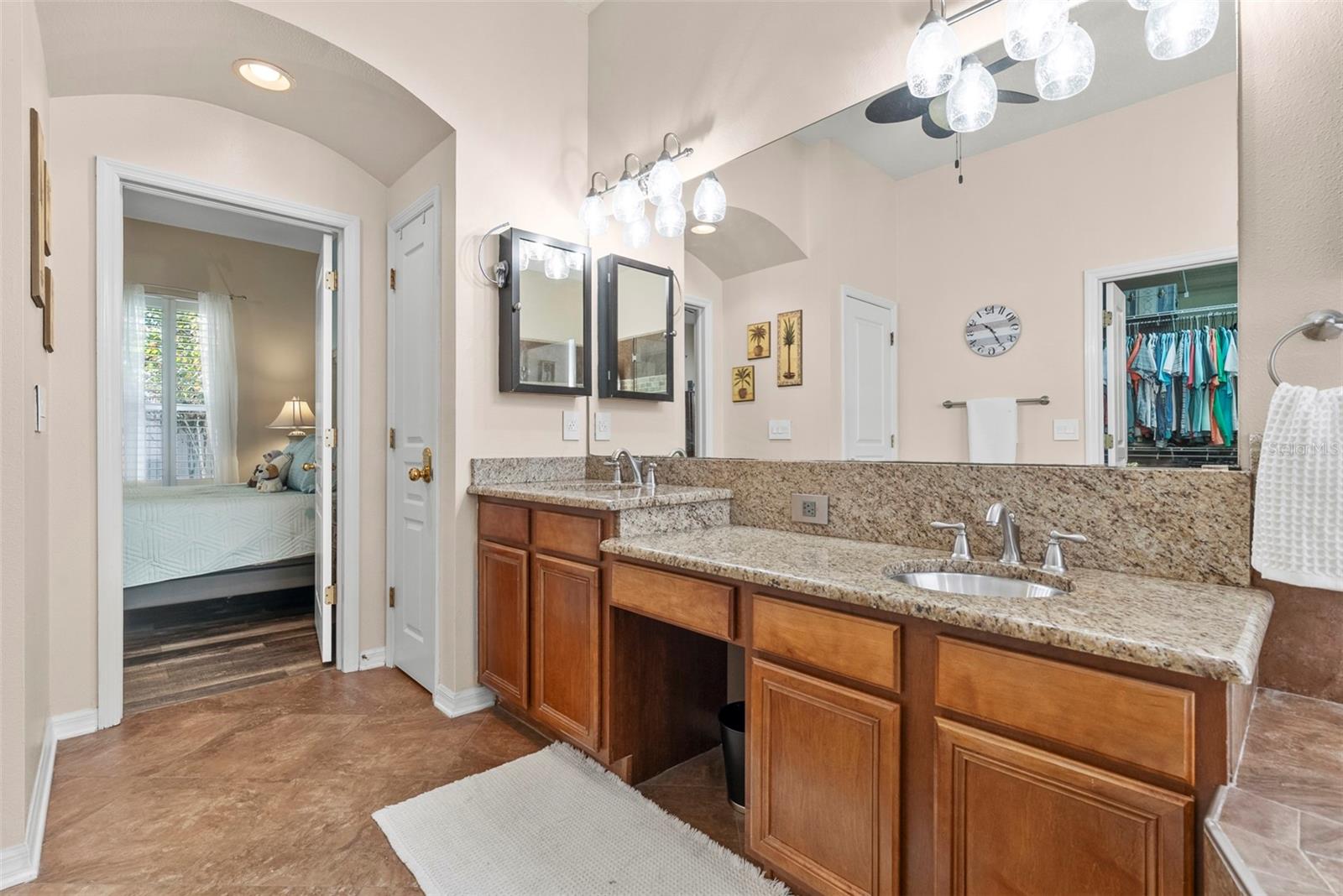 Listing photo id 25 for 21417 Cypress Tree Court