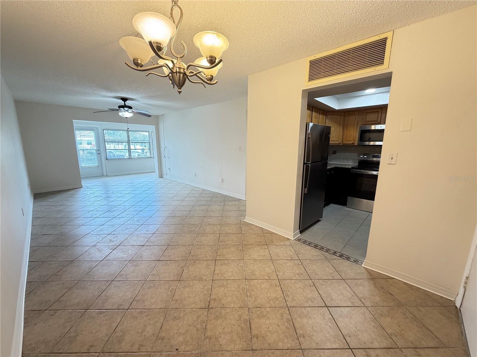 Image 3 of 10 For 4533 Marine Parkway 102