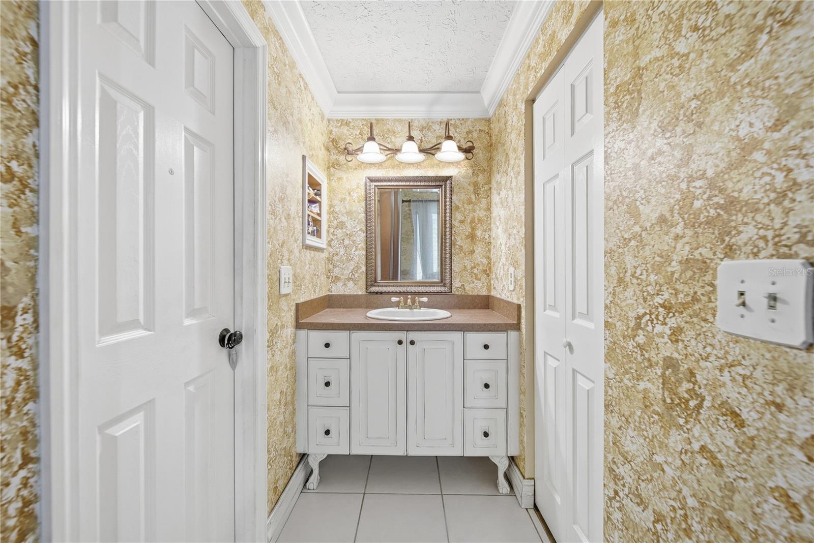 Image 13 of 36 For 4602 Buckeye Road