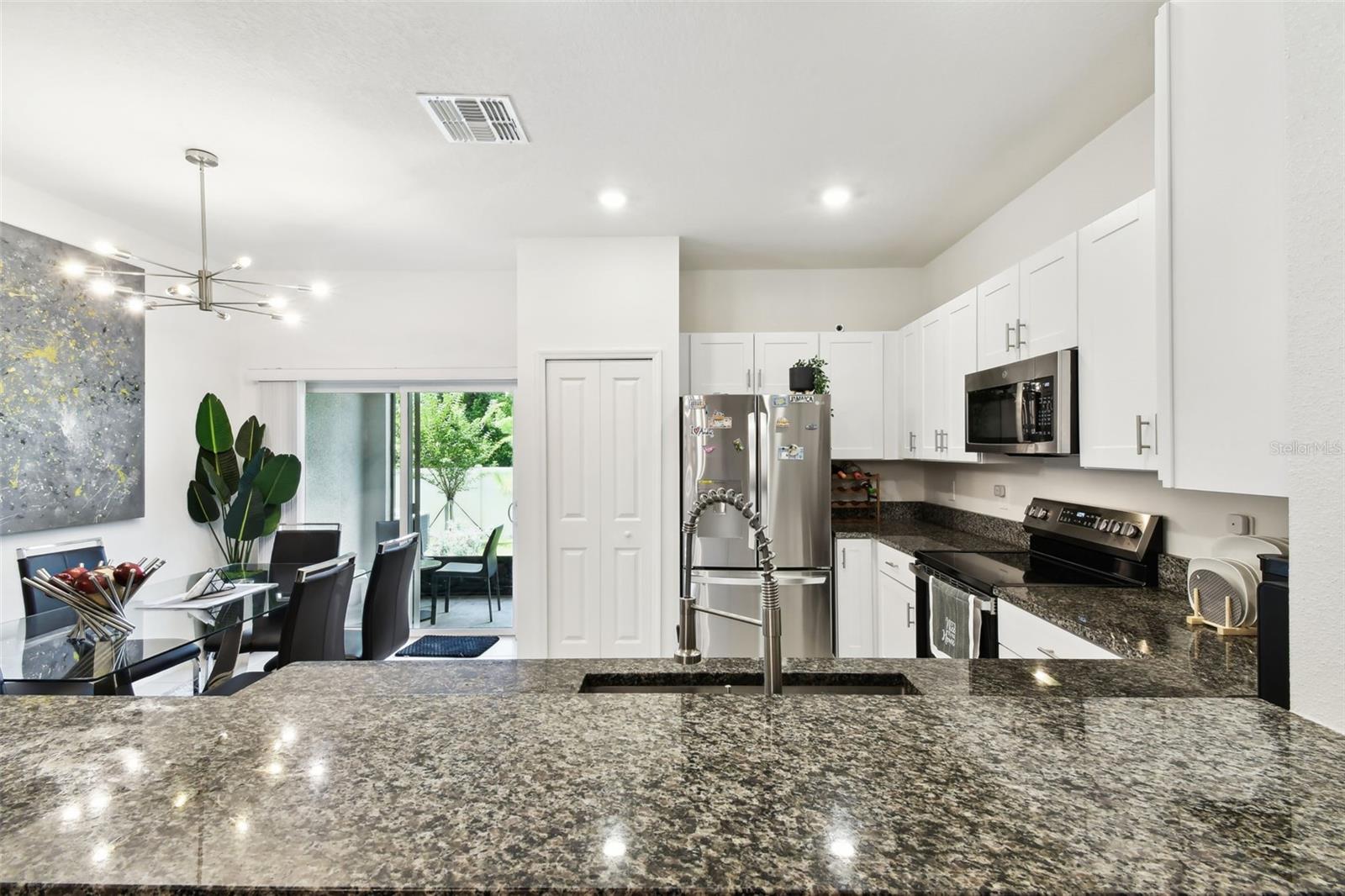 Image 15 of 75 For 2513 Sunray Venus Way