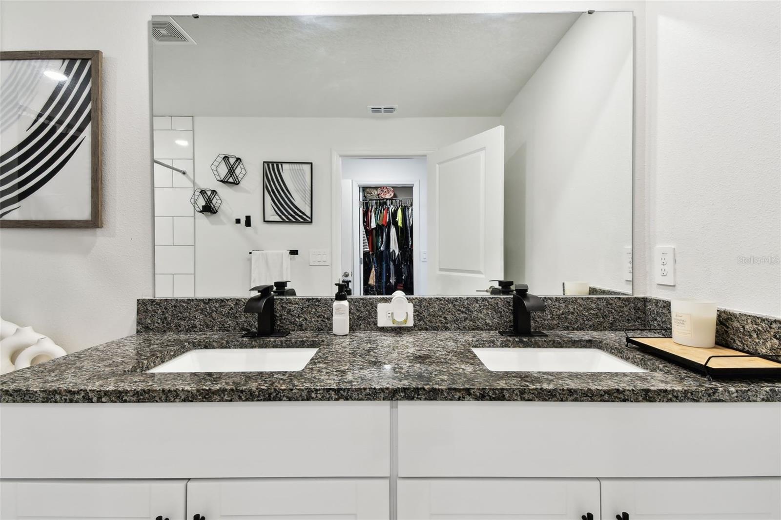 Image 34 of 75 For 2513 Sunray Venus Way