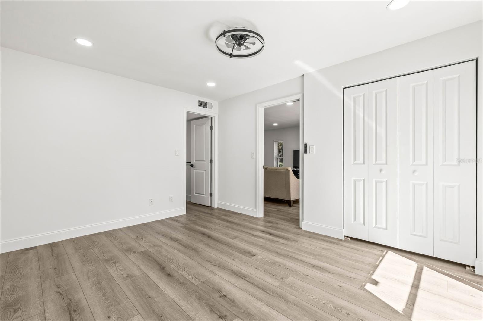 Image 16 of 24 For 2101 Cordova Green