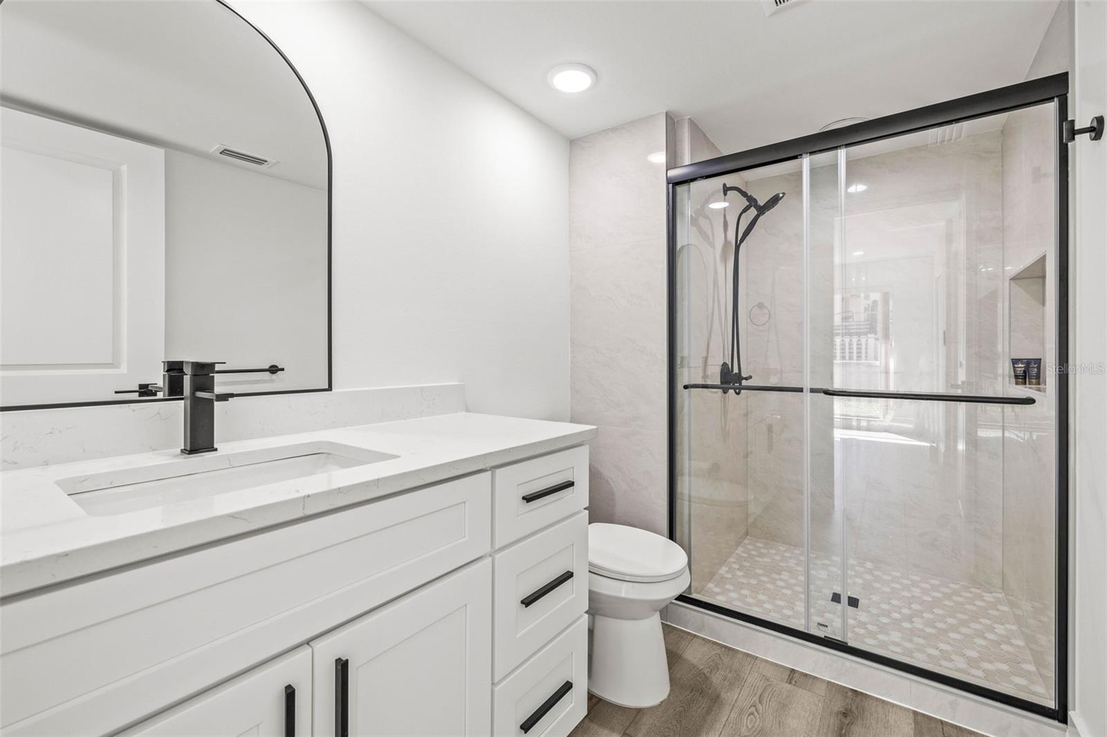 Image 17 of 24 For 2101 Cordova Green