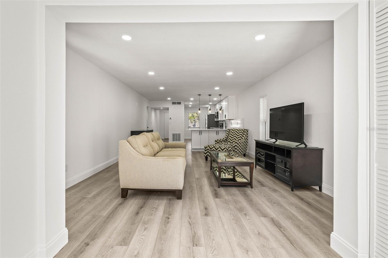 Image 9 of 24 For 2101 Cordova Green