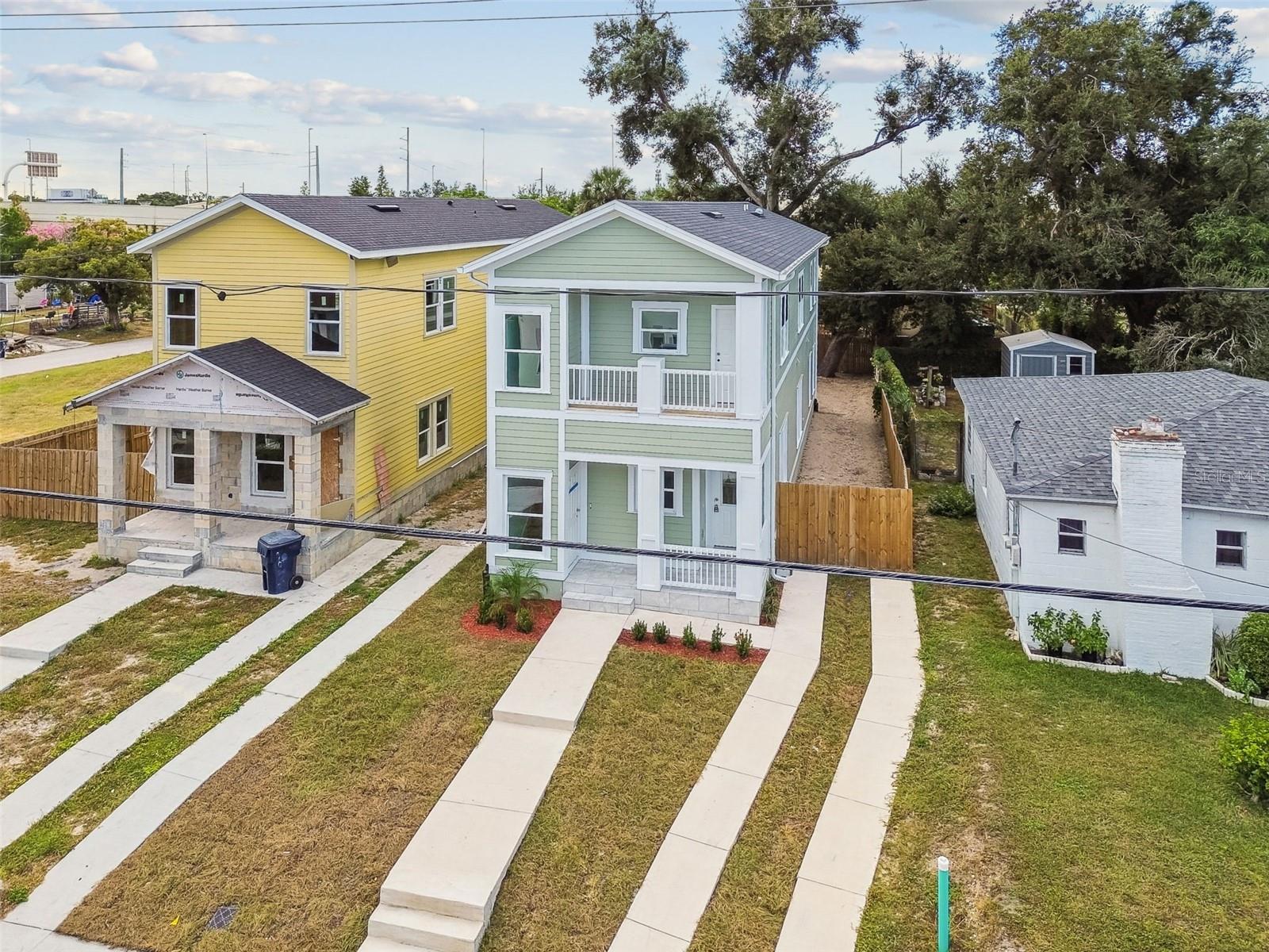 Listing photo id 12 for 2313 Columbus Drive