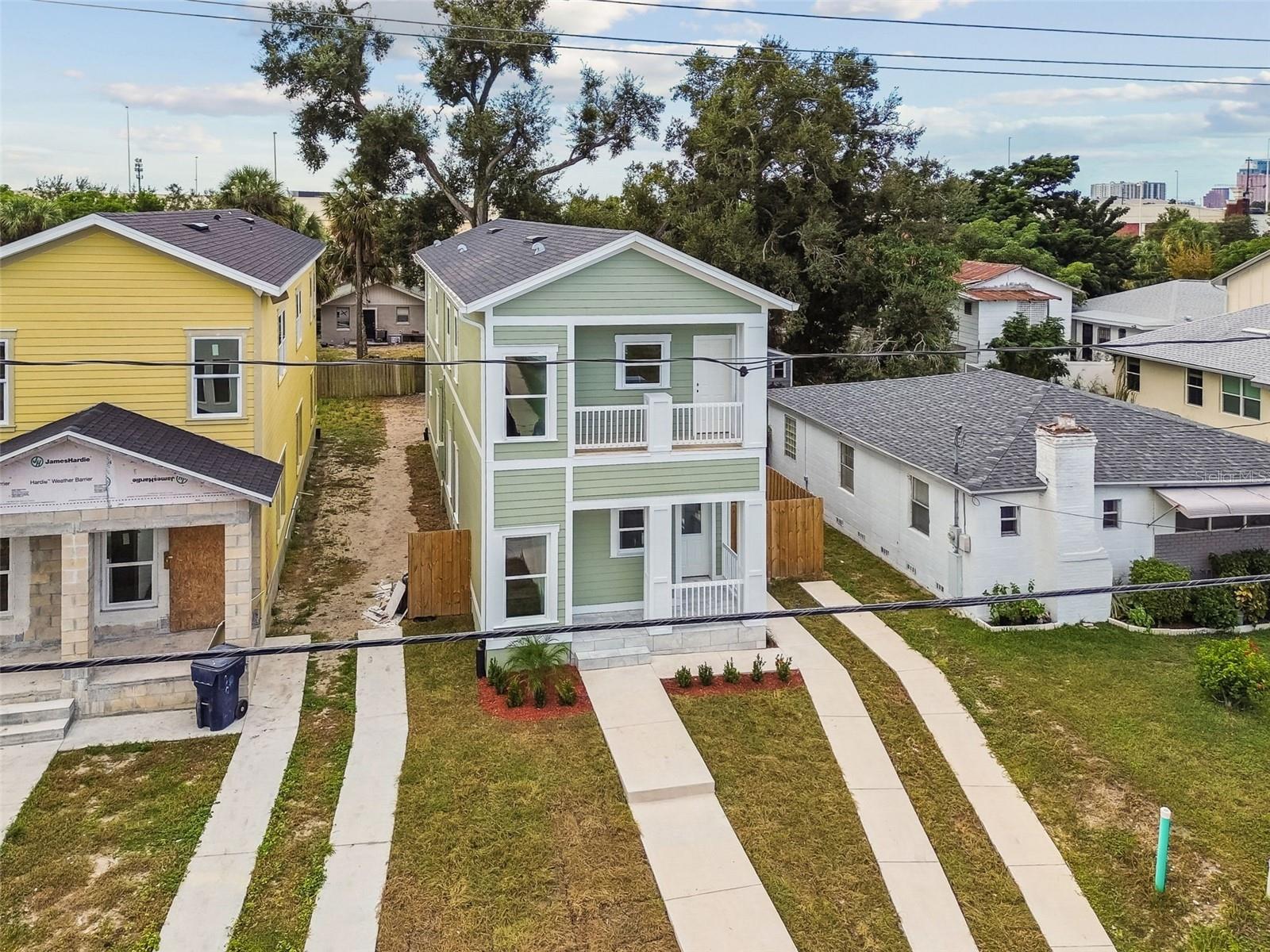 Listing photo id 14 for 2313 Columbus Drive