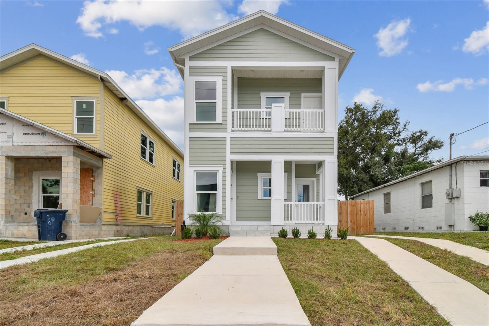 Listing photo id 1 for 2313 Columbus Drive