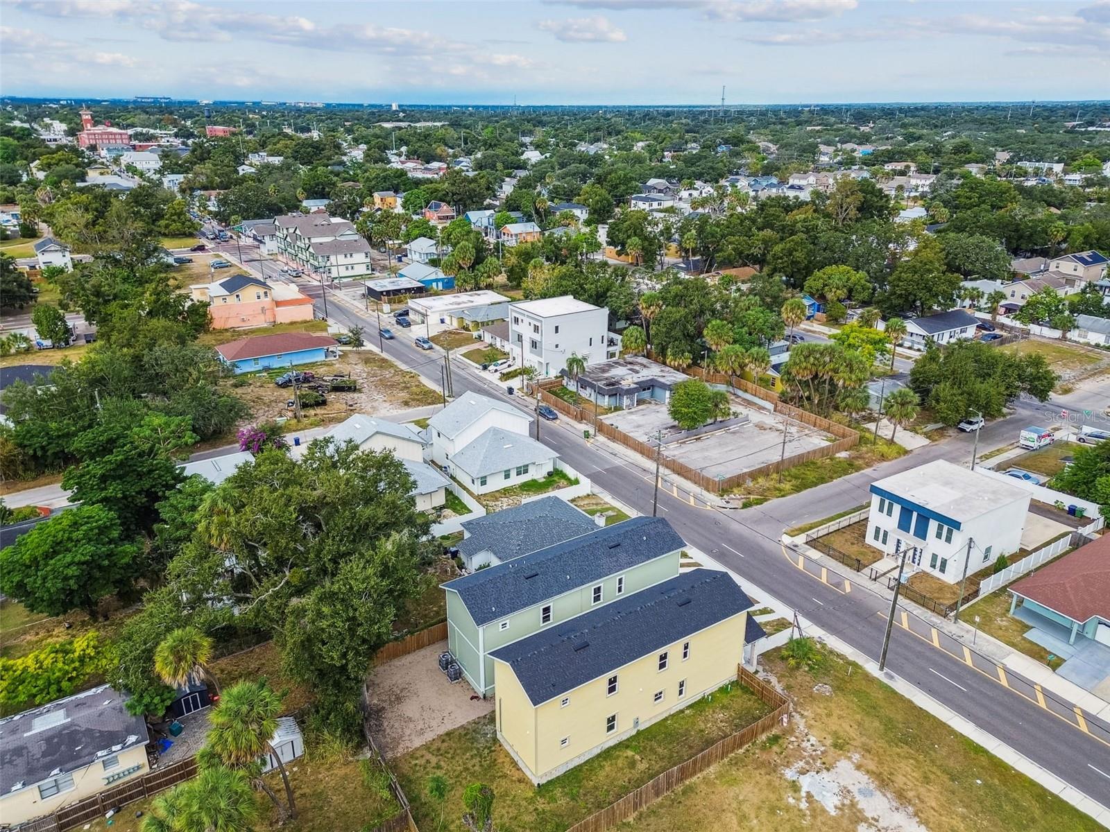 Listing photo id 29 for 2313 Columbus Drive