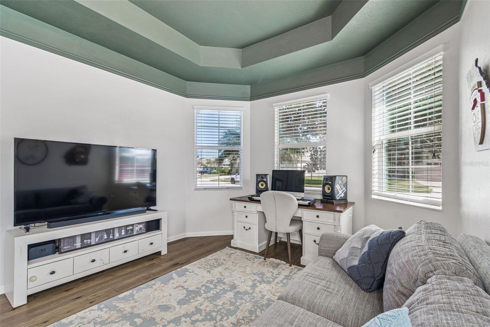 Image 16 of 94 For 8621 Eagle Brook Drive