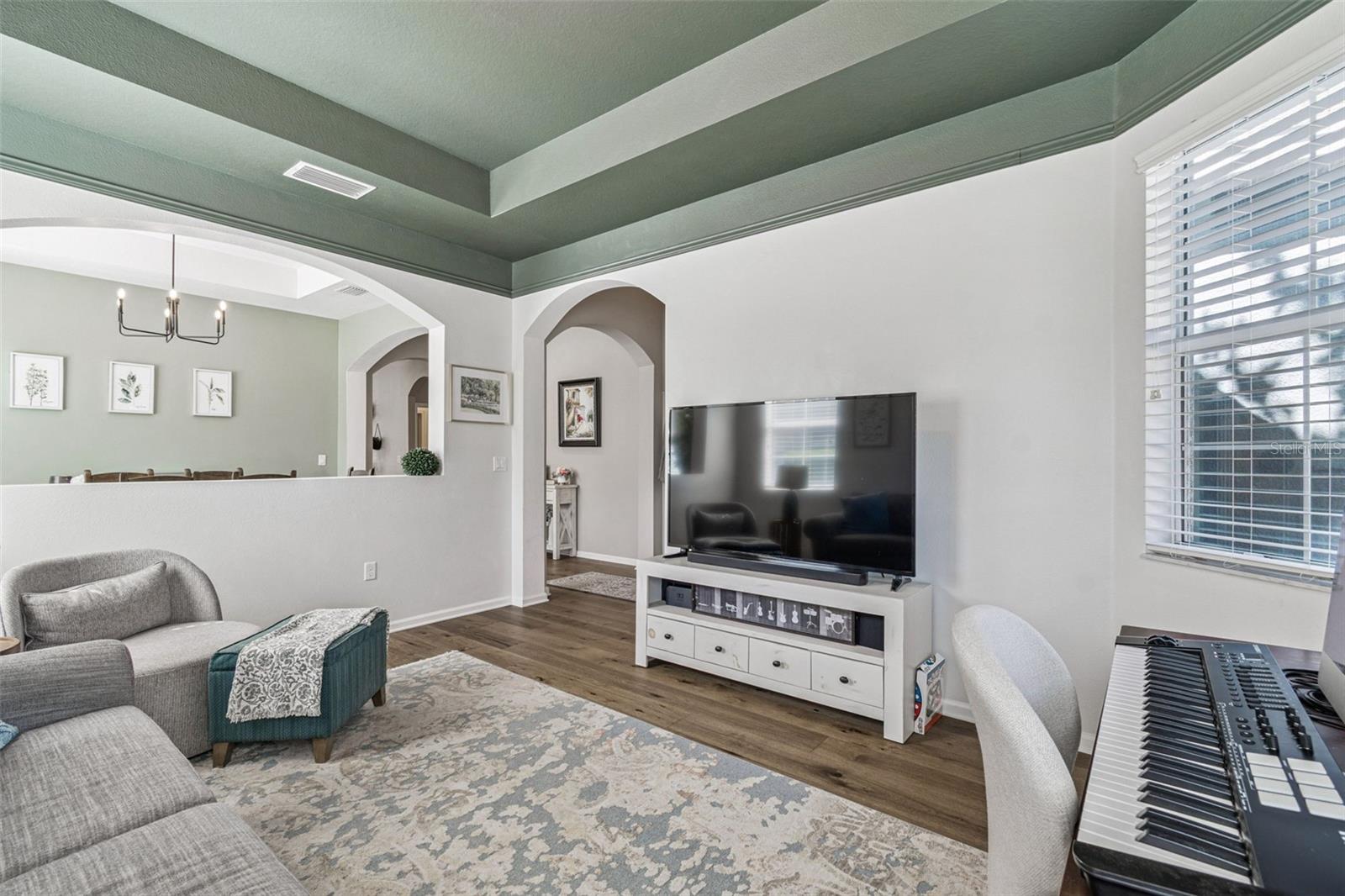 Image 17 of 94 For 8621 Eagle Brook Drive