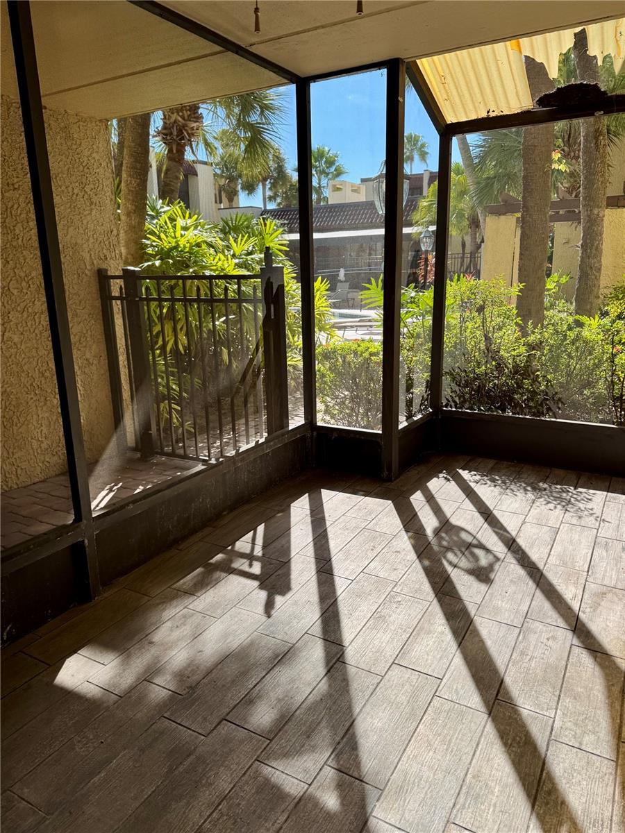 Image 5 of 13 For 106 Alameda Court 139