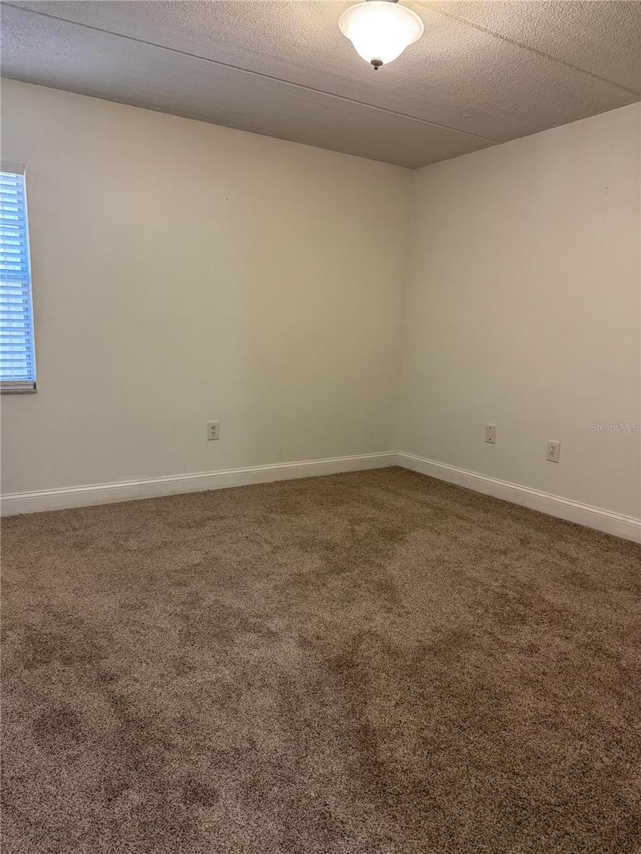 Image 9 of 13 For 106 Alameda Court 139