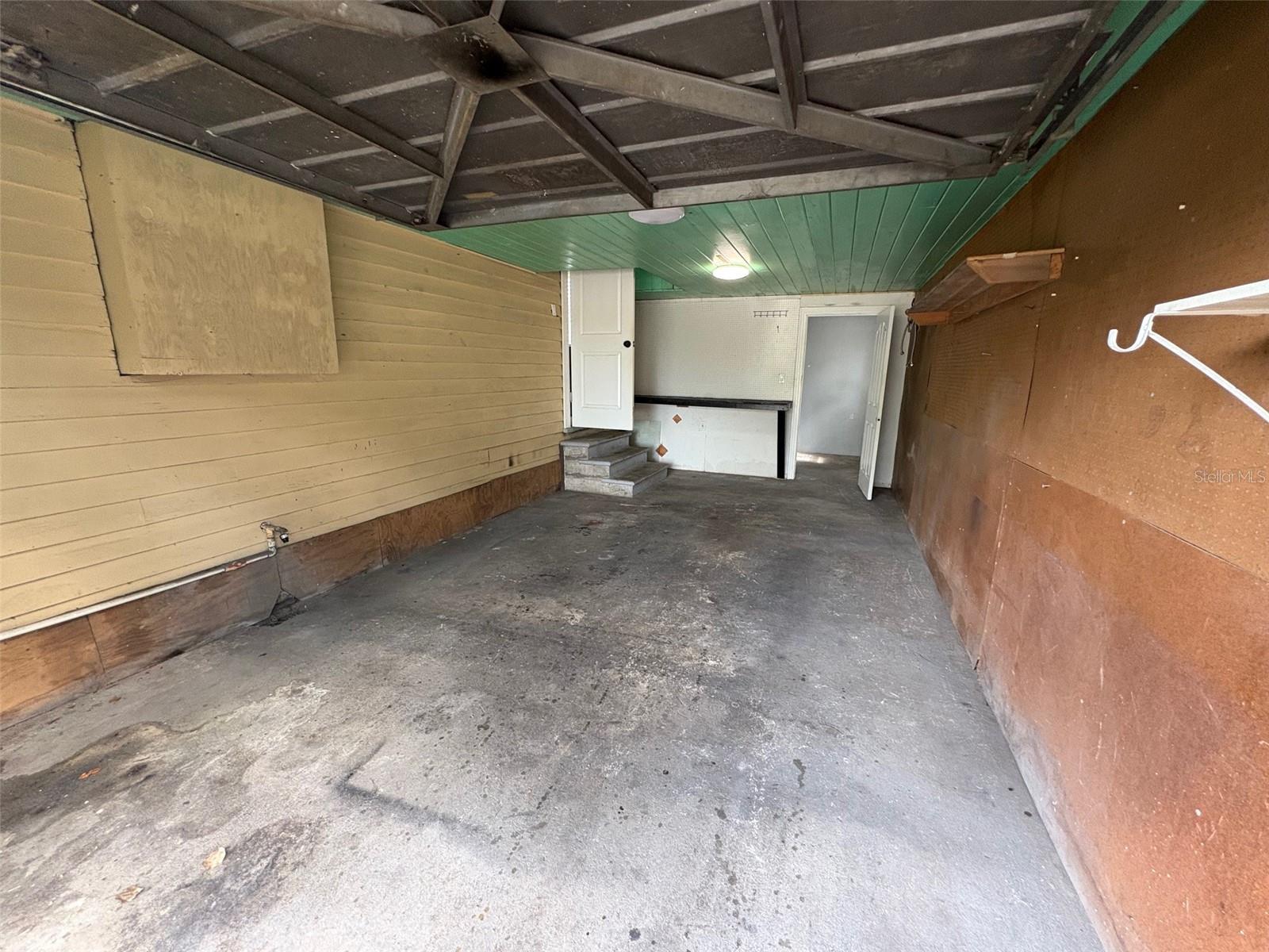 Listing photo id 8 for 306 Ohio Avenue