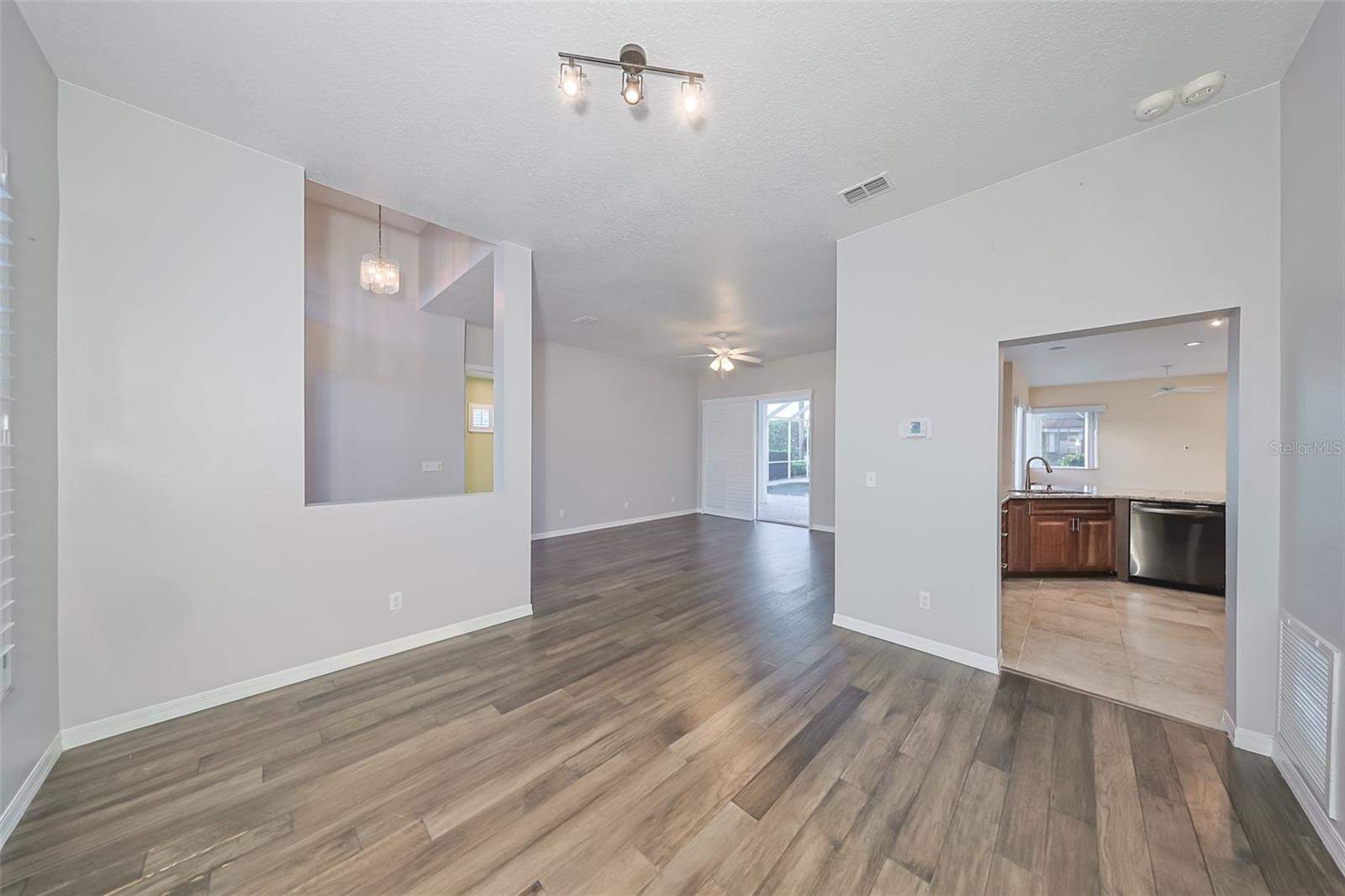 Image 13 of 58 For 2320 Platinum Drive