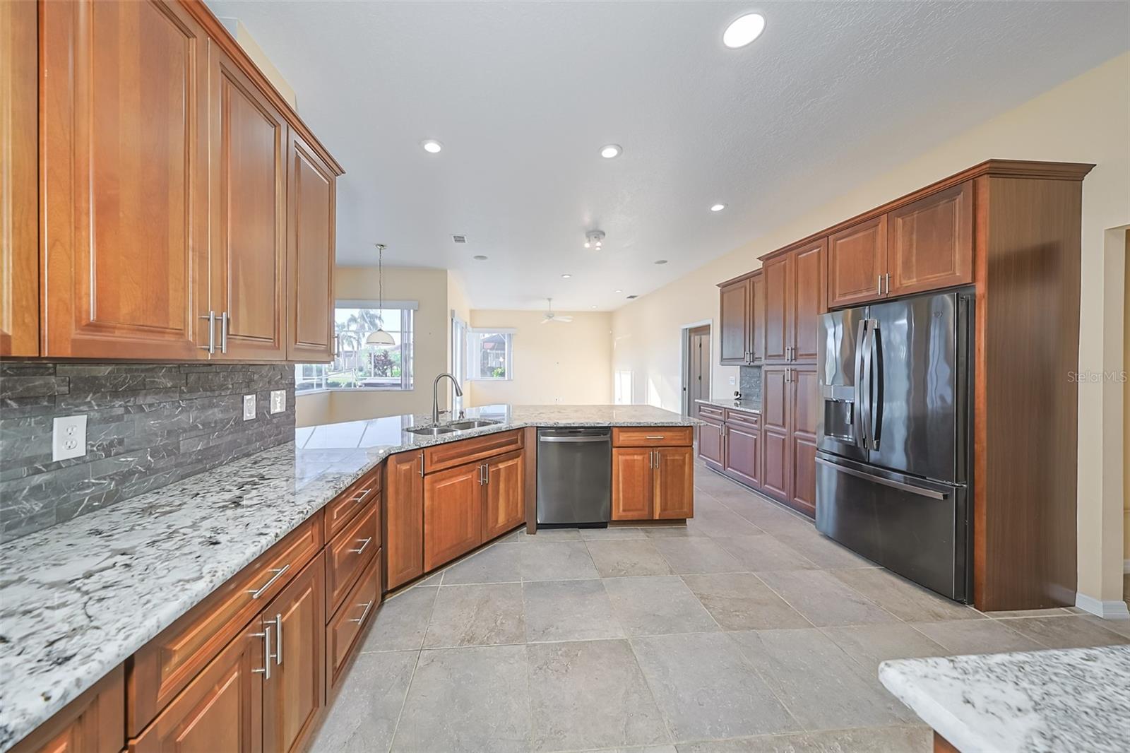 Image 14 of 58 For 2320 Platinum Drive