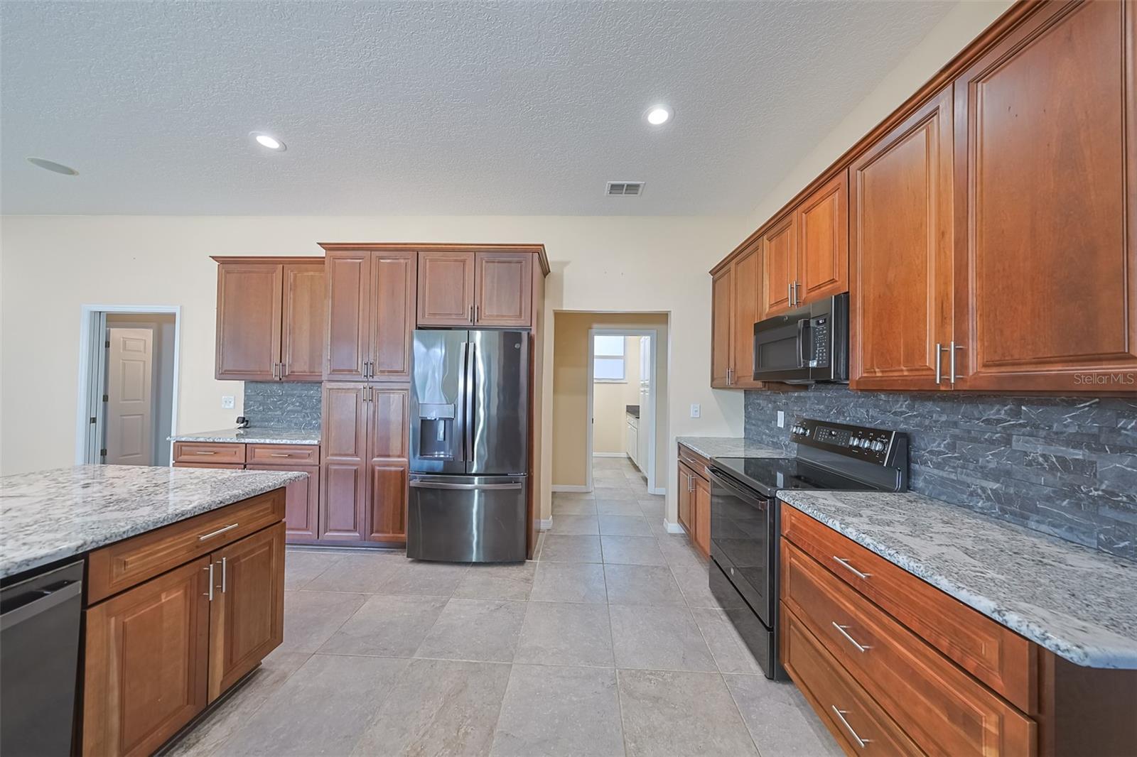 Image 18 of 58 For 2320 Platinum Drive