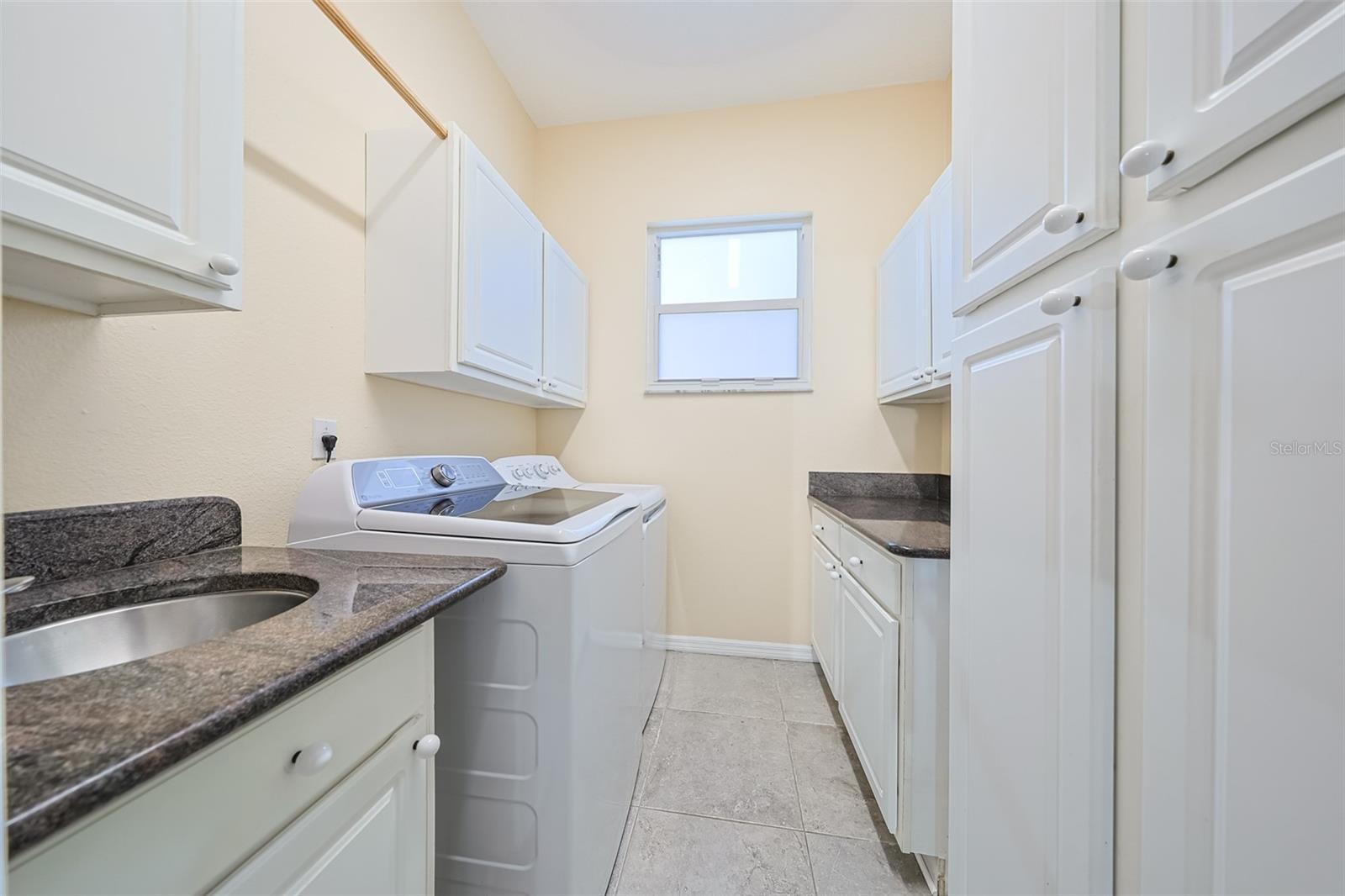 Image 19 of 58 For 2320 Platinum Drive