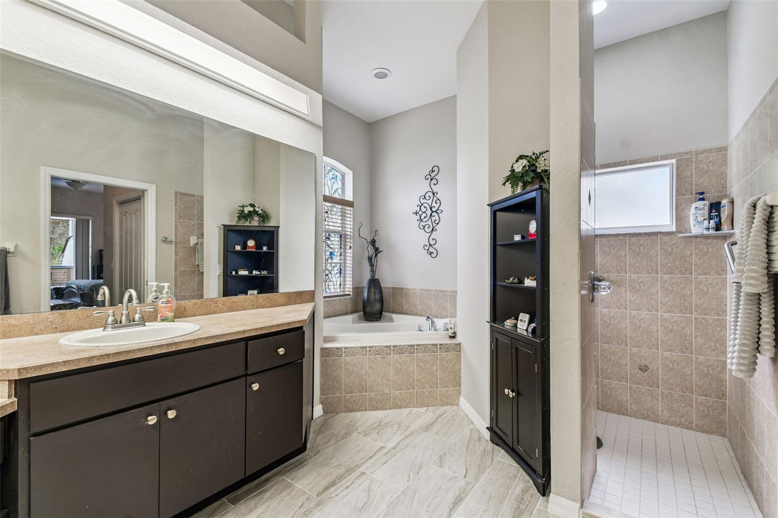 Image 14 of 25 For 38 Balsam Street